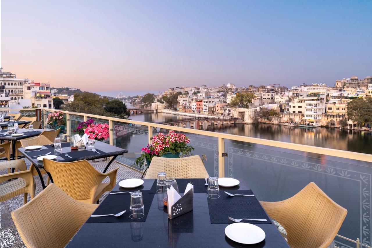Sarovar - Lake Facing Boutique Hotel On Lake Pichola Udaipur Kültér fotó