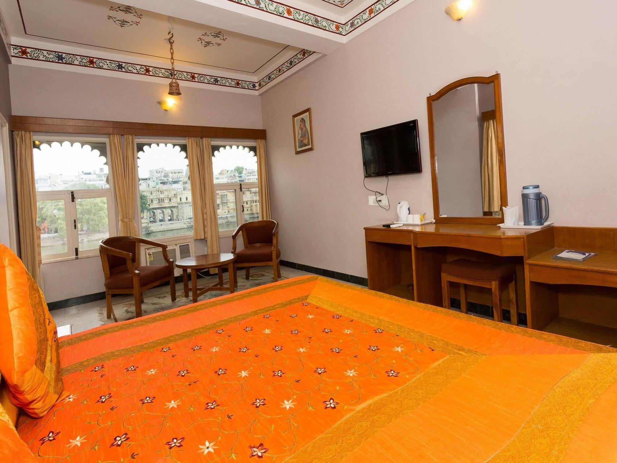 Sarovar - Lake Facing Boutique Hotel On Lake Pichola Udaipur Kültér fotó