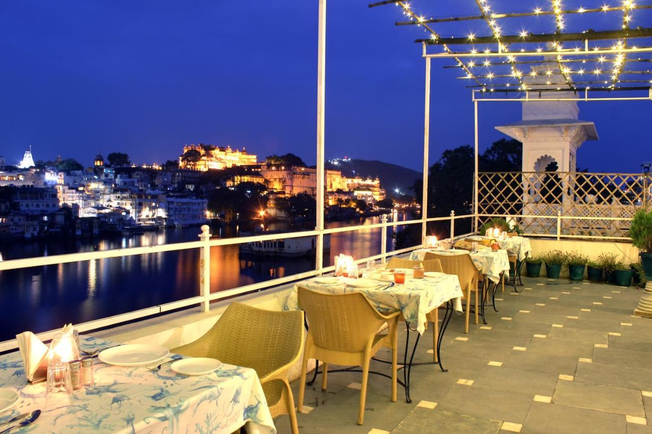 Sarovar - Lake Facing Boutique Hotel On Lake Pichola Udaipur Kültér fotó