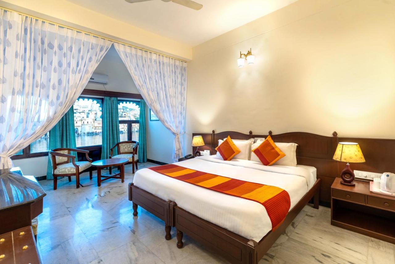 Sarovar - Lake Facing Boutique Hotel On Lake Pichola Udaipur Kültér fotó