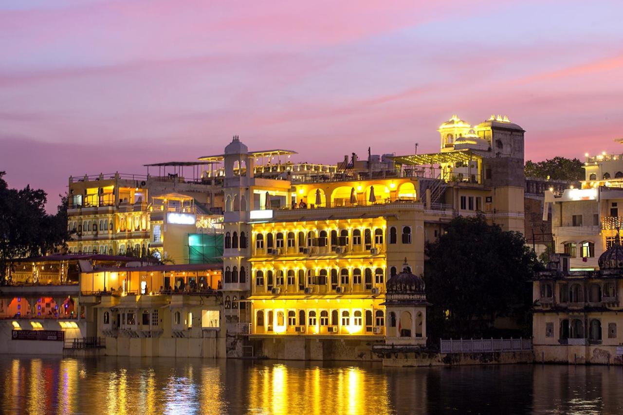 Sarovar - Lake Facing Boutique Hotel On Lake Pichola Udaipur Kültér fotó