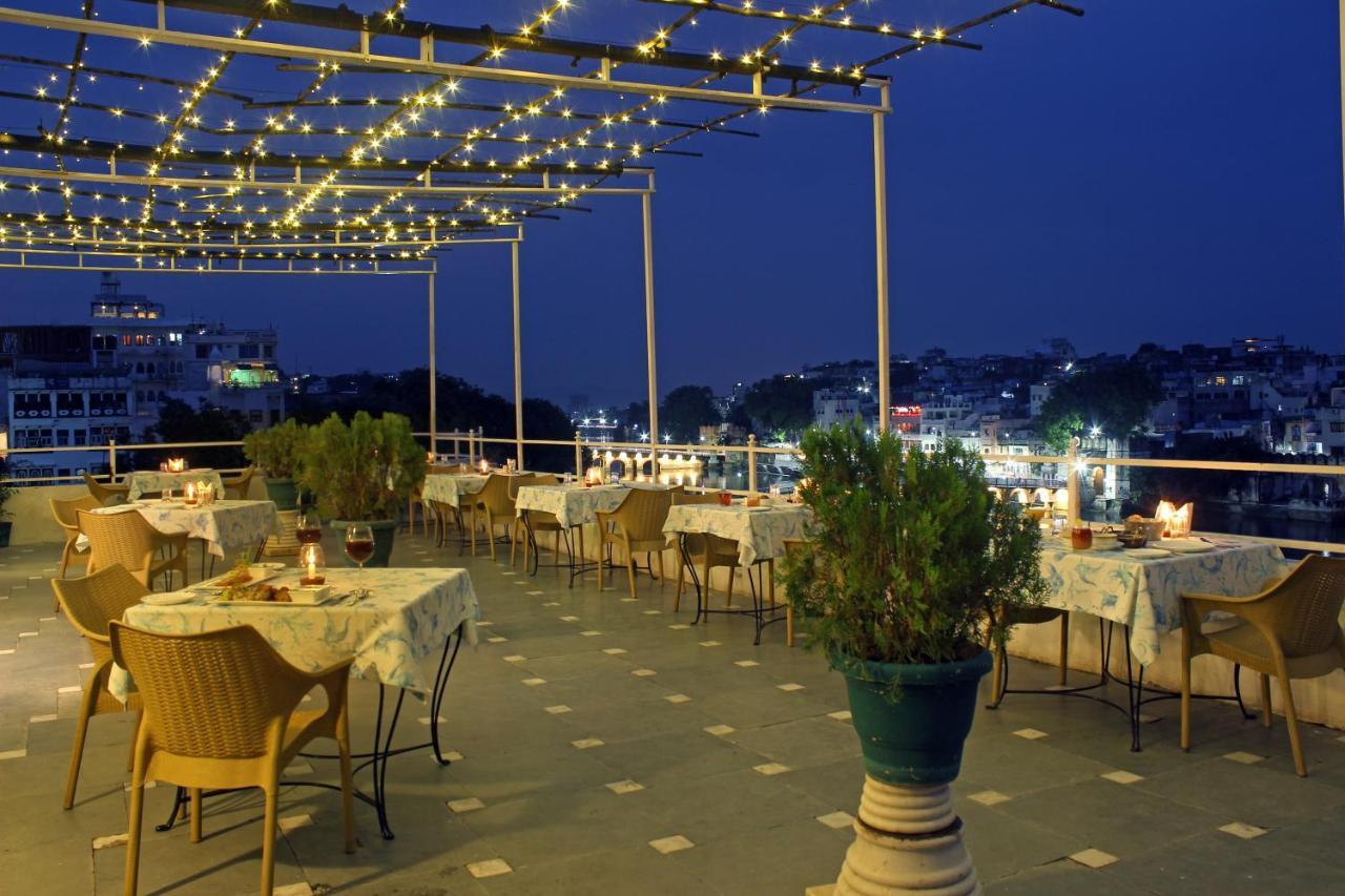 Sarovar - Lake Facing Boutique Hotel On Lake Pichola Udaipur Kültér fotó
