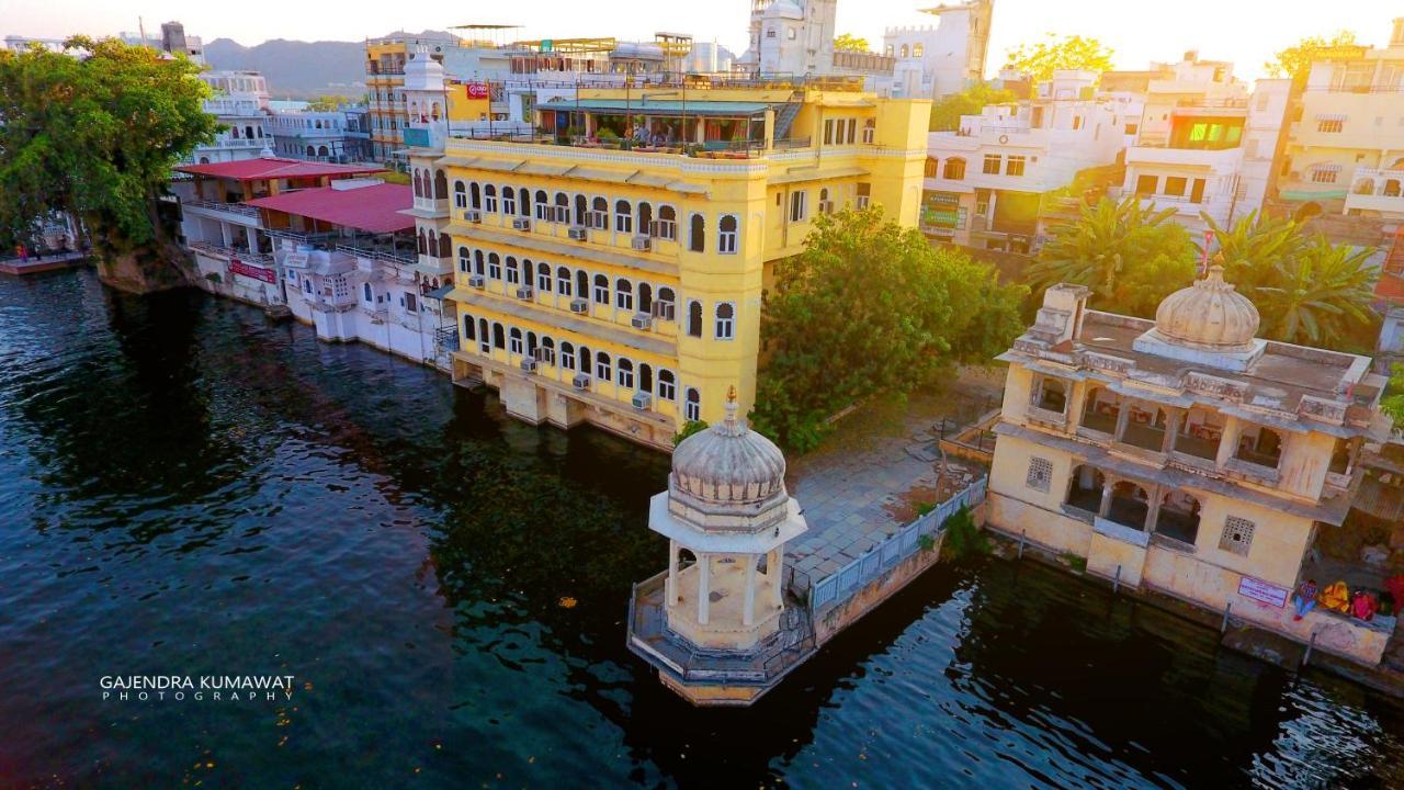 Sarovar - Lake Facing Boutique Hotel On Lake Pichola Udaipur Kültér fotó