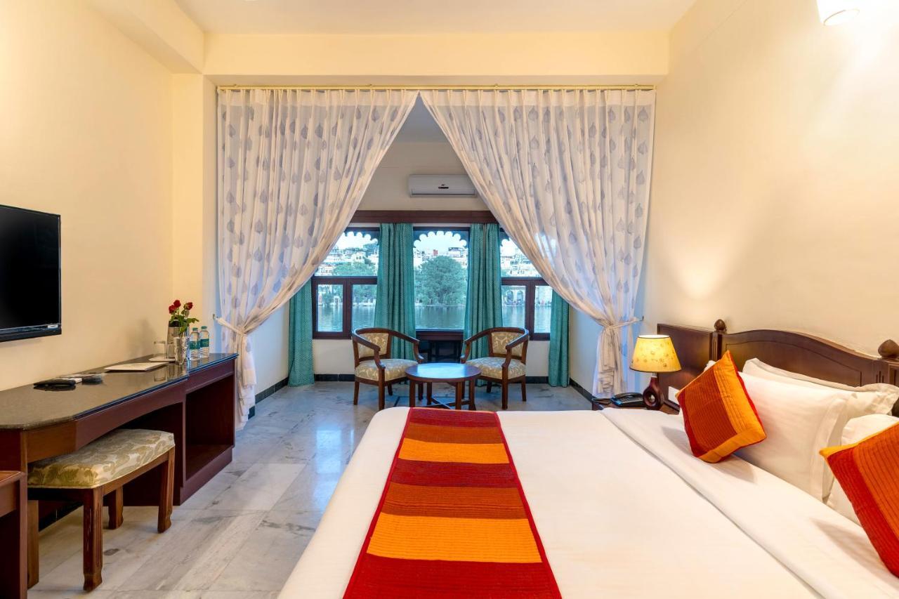 Sarovar - Lake Facing Boutique Hotel On Lake Pichola Udaipur Kültér fotó